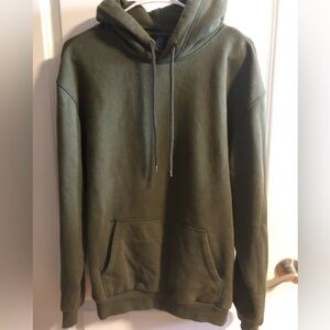 Divided men’s sweatshirt